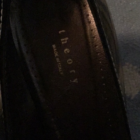 Theory, made in Italy, 3” heel black pump, size 37 1/2, perfect condition - Picture 4 of 4